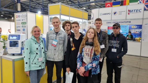 Разом зі студентами відвідали 32-гу Міжнародну медичну виставку PUBLIC HEALTH 2023